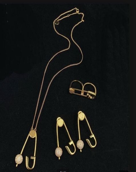 classic identity women pin brooch necklaces bracelet rings set banshee portrait 18k gold plated new designed designer jewelry hnfc0329980813, Black
classic identity women pin brooch necklaces bracelet rings set banshee portrait 18k gold plated new designed designer jewelry hnfc0329980813, Black
