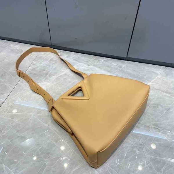 original edition designer handbags cloud venetss bottegs's bag fold inverted triangle clip summer candy color women's leather hand
original edition designer handbags cloud venetss bottegs's bag fold inverted triangle clip summer candy color women's leather hand