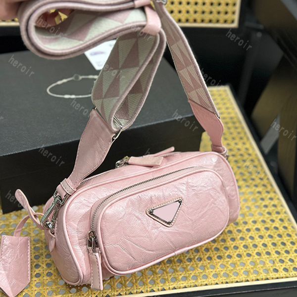 luxury men's black phone bags designers crossbody messenger bag small camera single shoulder fashion triangle with small change purse
luxury men's black phone bags designers crossbody messenger bag small camera single shoulder fashion triangle with small change purse