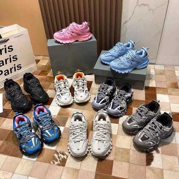 men's tracksuits designer luxury brand men women casual shoes track 3 3.0 white black sneakers tess.s. gomma leather trainer nylon prin, Gray
men's tracksuits designer luxury brand men women casual shoes track 3 3.0 white black sneakers tess.s. gomma leather trainer nylon prin, Gray
