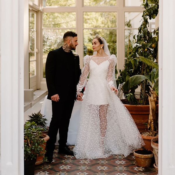 polka dot 2 pieces wedding dresses spaghetti strap mini bridal gown with jacket half lining transparent summer garden wedding dress, White
polka dot 2 pieces wedding dresses spaghetti strap mini bridal gown with jacket half lining transparent summer garden wedding dress, White