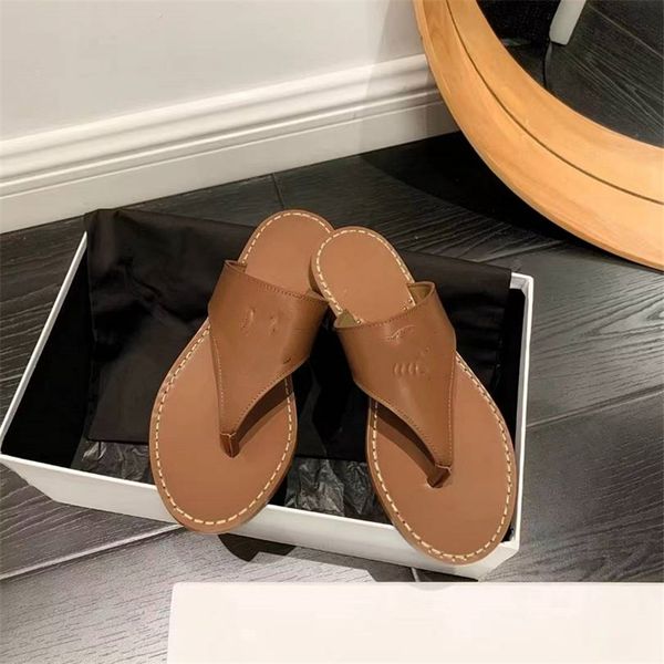 fashion slippers 2023 celinity luxury design summer men's and women's flats thick soled leather rubber lettering logo casual carto, Black
fashion slippers 2023 celinity luxury design summer men's and women's flats thick soled leather rubber lettering logo casual carto, Black