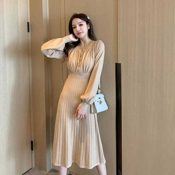 winter korean autumn knitted dresses women long stripe female lantern sleeve single-breasted a-line elegant ladies dress vestidos casual, Black;gray
winter korean autumn knitted dresses women long stripe female lantern sleeve single-breasted a-line elegant ladies dress vestidos casual, Black;gray