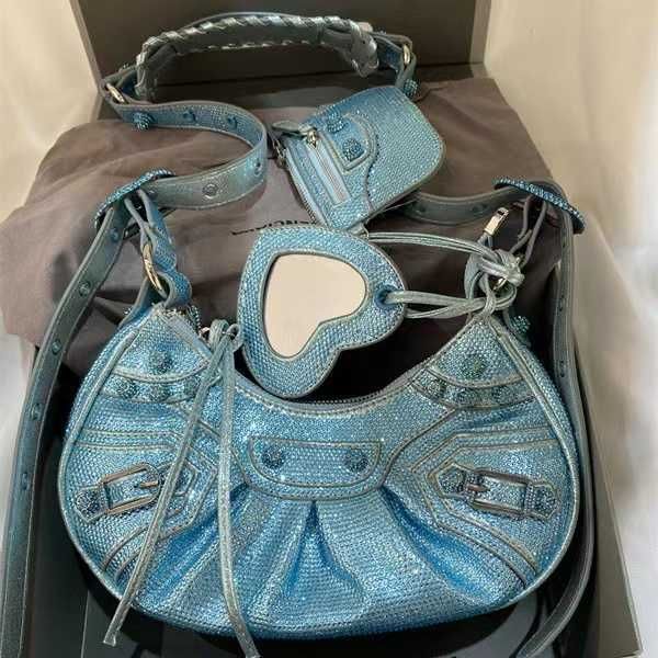 half women's motorcycle moon le cagole pochette bag mens designer bag diamond purse luxury tote handbag multifunction clutch summer tra
half women's motorcycle moon le cagole pochette bag mens designer bag diamond purse luxury tote handbag multifunction clutch summer tra