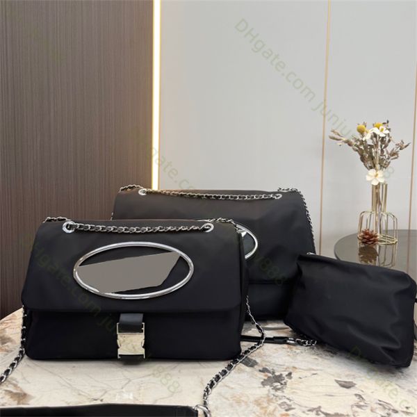 designer chain shoulder tote bag luxurys handbag womens mens nylon bag fashion messenger bag crossbody woman purse clutch tote buckle should
designer chain shoulder tote bag luxurys handbag womens mens nylon bag fashion messenger bag crossbody woman purse clutch tote buckle should