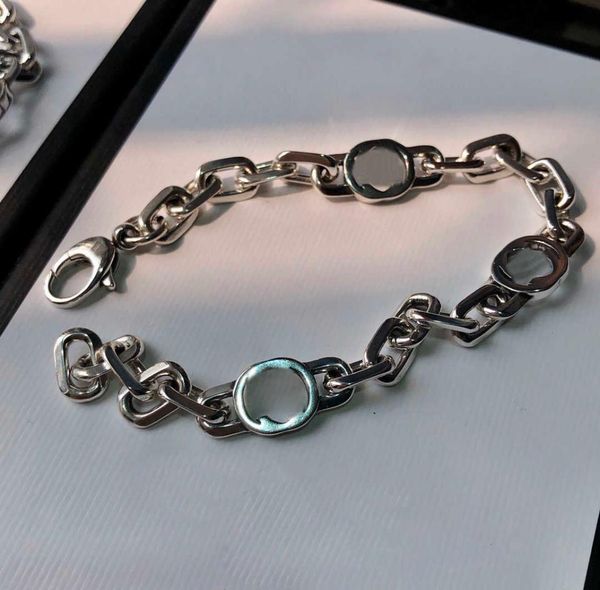 fashion sterling silver interlocking type chain bracelet lovers bracelets with gift retail box in stock sl0111933547, Golden;silver
fashion sterling silver interlocking type chain bracelet lovers bracelets with gift retail box in stock sl0111933547, Golden;silver