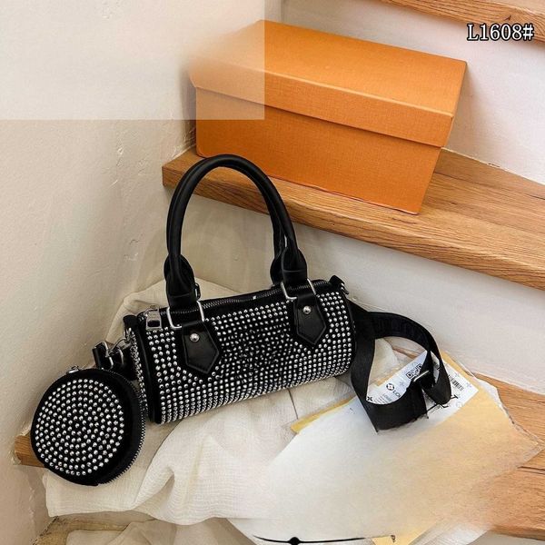 suitcase and bag dinner pearl chain bucket bag for women's 2023 new bright diamond water cylinder full advanced single shoulder crossbo
suitcase and bag dinner pearl chain bucket bag for women's 2023 new bright diamond water cylinder full advanced single shoulder crossbo