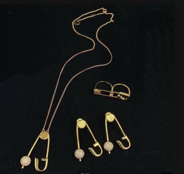 classic identity women pin brooch necklaces bracelet rings set banshee portrait 18k gold plated new designed designer jewelry hnfc0324890229, Black
classic identity women pin brooch necklaces bracelet rings set banshee portrait 18k gold plated new designed designer jewelry hnfc0324890229, Black