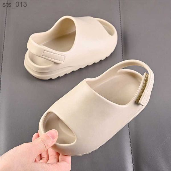 slippers for boy girl home shoes 2022 summer toddler flip flops soft bottom kids slippers beach love kids shoes family style l230518, Black;grey
slippers for boy girl home shoes 2022 summer toddler flip flops soft bottom kids slippers beach love kids shoes family style l230518, Black;grey