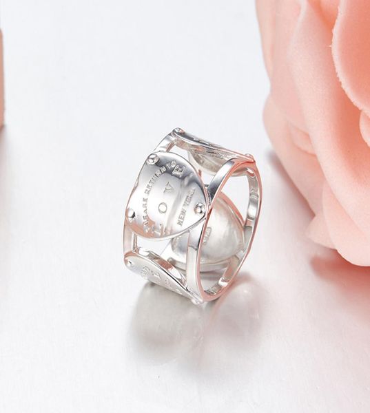 with side stones brand new 925 sterling silver classic love thick ring will not turn black with logo heart model styl9630014
with side stones brand new 925 sterling silver classic love thick ring will not turn black with logo heart model styl9630014