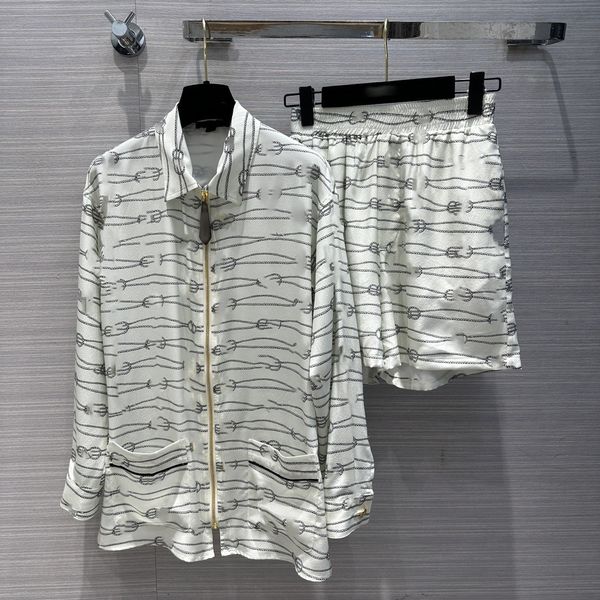 women's two piece pants 2023 new summer autumn lapel neck long sleeve brand same style designer 2 piece sets 0627-2, White
women's two piece pants 2023 new summer autumn lapel neck long sleeve brand same style designer 2 piece sets 0627-2, White