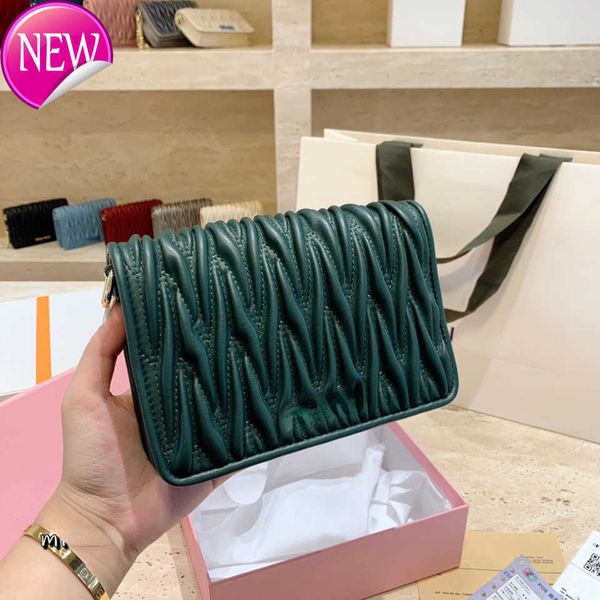women's brand designer shoulder bags crossbody bag tote new miu soft leather autumn and winter fashion diamond fold shoulders chain squ
women's brand designer shoulder bags crossbody bag tote new miu soft leather autumn and winter fashion diamond fold shoulders chain squ