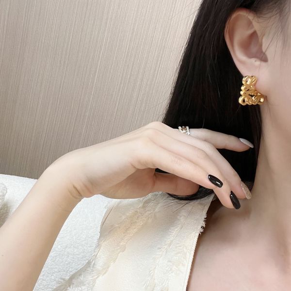 fashion earrings love hollow out carved gold key color earrings women's fashion wedding earrings jewelry mature women's logo, Golden
fashion earrings love hollow out carved gold key color earrings women's fashion wedding earrings jewelry mature women's logo, Golden