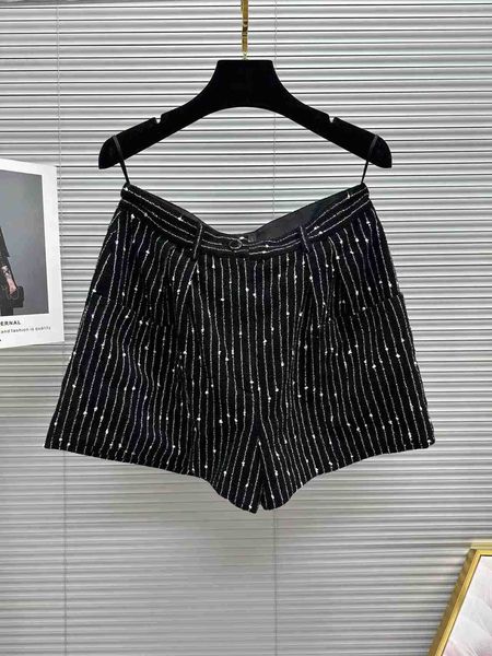 2023 spring/summer new casual shorts fashion versatile increase prestige lining percentage silk celebrity wide leg pants, White;black
2023 spring/summer new casual shorts fashion versatile increase prestige lining percentage silk celebrity wide leg pants, White;black