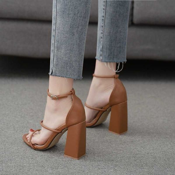 lady sandals heels oversized women's shoes with three horizontal straps and thick one line strap high 230615, Black
lady sandals heels oversized women's shoes with three horizontal straps and thick one line strap high 230615, Black