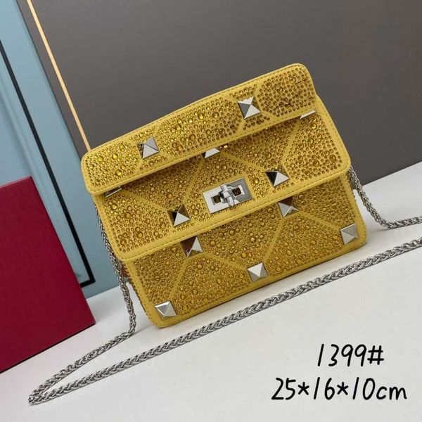 full diamond valenti studed bag 6h37 women's crystal tote bags versatile diamond lattice rivet handbag single shoulder crossbody design
full diamond valenti studed bag 6h37 women's crystal tote bags versatile diamond lattice rivet handbag single shoulder crossbody design