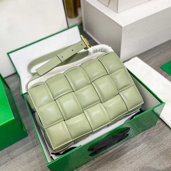 2023 new arrival summer woven bag shoulder purses designer woman handbag fashion square casset crossbody bags lady messenger flap purse 2307
2023 new arrival summer woven bag shoulder purses designer woman handbag fashion square casset crossbody bags lady messenger flap purse 2307
