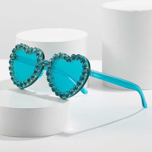 2023 spring new personalized love diamond glasses fashion versatile peach heart designer sunglasses brands for women, White;black
2023 spring new personalized love diamond glasses fashion versatile peach heart designer sunglasses brands for women, White;black