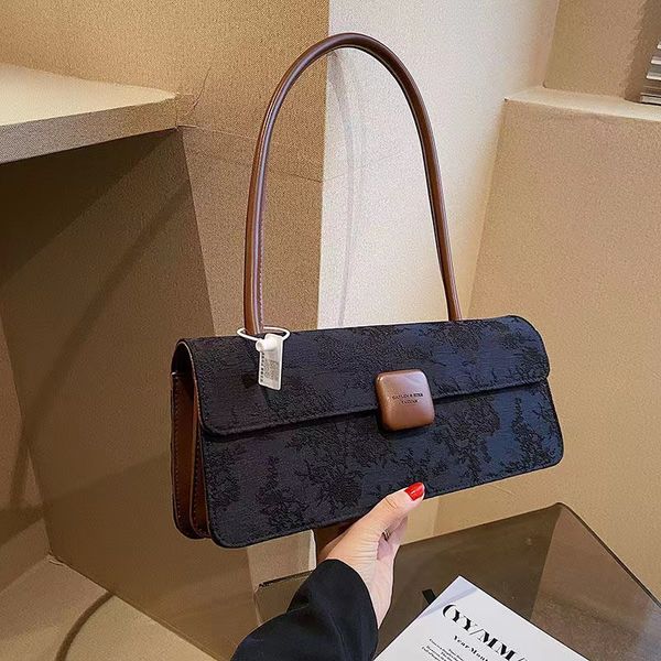 french original design embroidery bag 2023 new fashion shoulder bag portable underarm bag
french original design embroidery bag 2023 new fashion shoulder bag portable underarm bag