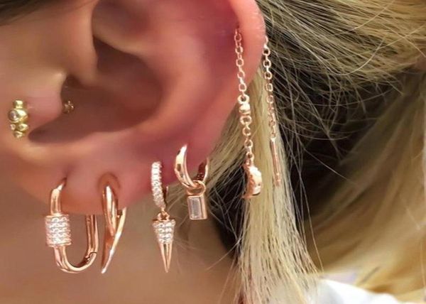 2021 iced out colorful bling white green red blue geometric cz rectangle paper clip hoop huggie earring for women3494130, Golden;silver
2021 iced out colorful bling white green red blue geometric cz rectangle paper clip hoop huggie earring for women3494130, Golden;silver