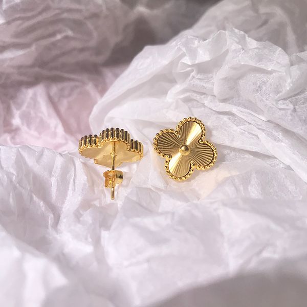 luxury big gold hoop earrings for lady stud clip simple retro 18k gold plated geometric tassel crystal rhinestone pearl earring wedding part, Golden;silver
luxury big gold hoop earrings for lady stud clip simple retro 18k gold plated geometric tassel crystal rhinestone pearl earring wedding part, Golden;silver