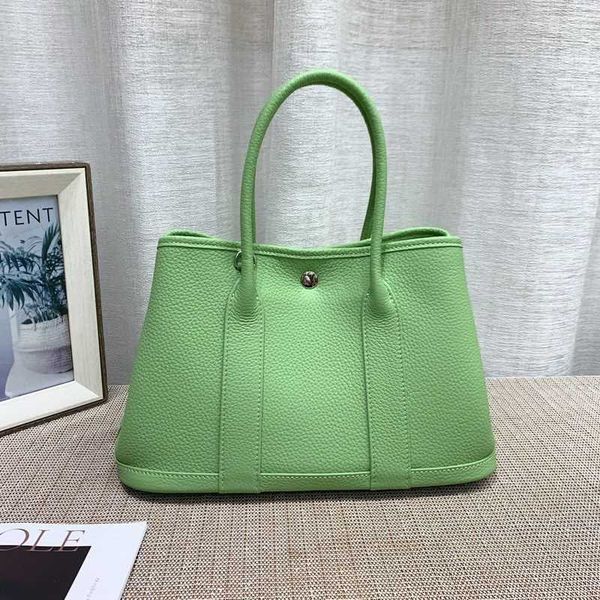 factory wholesale designer h ormes totes handbags new women's 2023 leather cross-body bag with large capacity for small design garden h
factory wholesale designer h ormes totes handbags new women's 2023 leather cross-body bag with large capacity for small design garden h