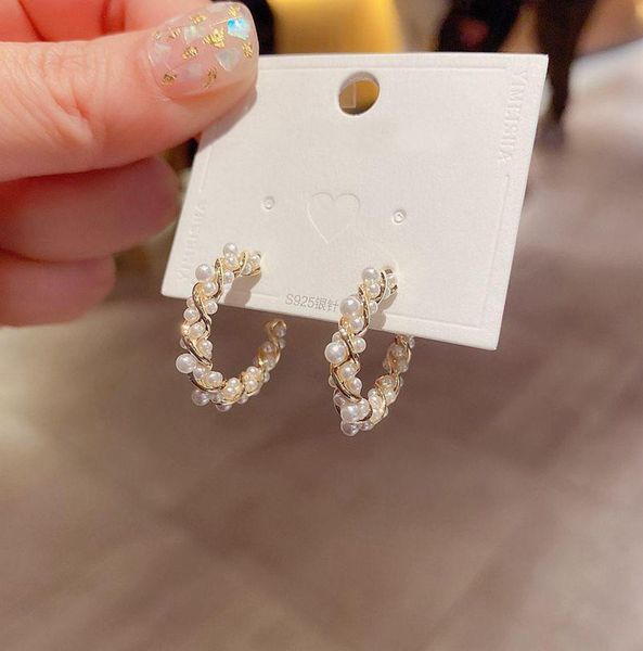 exquisite handmade simulated pearl hoop earrings opening design gold color fancy women jewelry3585650, Golden;silver
exquisite handmade simulated pearl hoop earrings opening design gold color fancy women jewelry3585650, Golden;silver