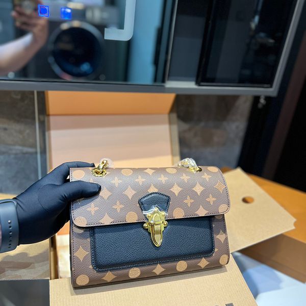 fashion designerdags ladies crossbodyshoulder dag classic handbag retro old flower chain messenger bag
fashion designerdags ladies crossbodyshoulder dag classic handbag retro old flower chain messenger bag