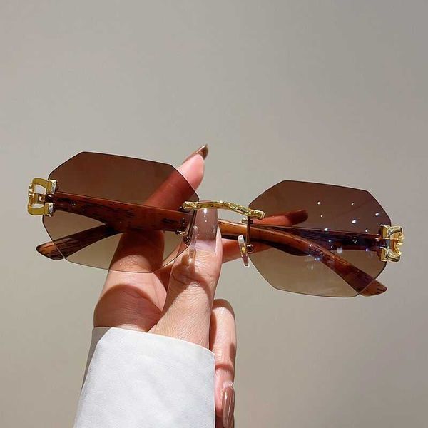 wholesale of premium sense ins frameless cut edge for women with retro personality high-end and upscale leopard decoration sun protection su, White;black
wholesale of premium sense ins frameless cut edge for women with retro personality high-end and upscale leopard decoration sun protection su, White;black