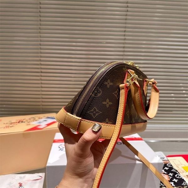 luxury famous brand women designer shoulder bag pu leather double letters bag cross body pure color womens handbag crossbody bag purse bags
luxury famous brand women designer shoulder bag pu leather double letters bag cross body pure color womens handbag crossbody bag purse bags