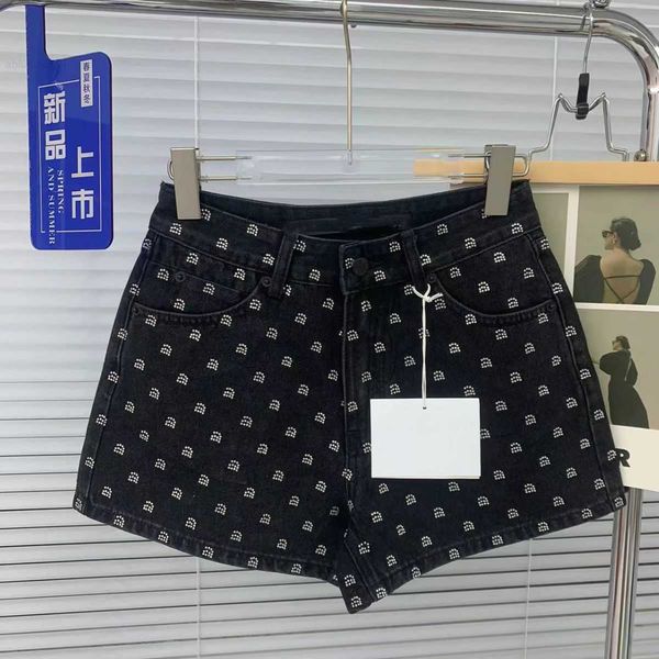 south oil high edition 23 spring aw letter diamond shorts show tall pants loose straight barrel high waist wide leg jeans, White;black
south oil high edition 23 spring aw letter diamond shorts show tall pants loose straight barrel high waist wide leg jeans, White;black