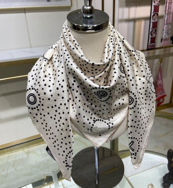 silk square scarf 2023 summer new satin dot printed geometric versatility neck rings scarfs scarves neckline decoration handbag shawls black, Blue;gray
silk square scarf 2023 summer new satin dot printed geometric versatility neck rings scarfs scarves neckline decoration handbag shawls black, Blue;gray