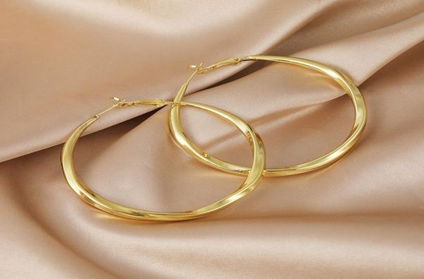 gold round big hoop earring for women zinc alloy lady fashion jewelry nice ear hoops accessories3283975, Golden;silver
gold round big hoop earring for women zinc alloy lady fashion jewelry nice ear hoops accessories3283975, Golden;silver