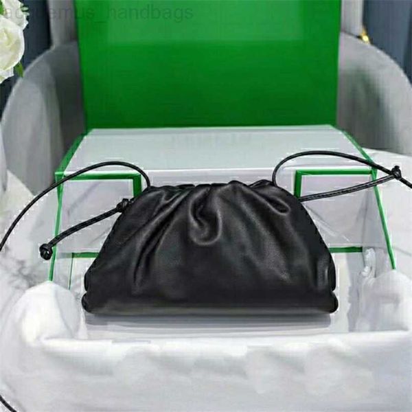 vene bags designer 2022 bottegas new genuine leather womens bag single shoulder crossbody dumpling handheld cloud wrinkled underarm z2n1
vene bags designer 2022 bottegas new genuine leather womens bag single shoulder crossbody dumpling handheld cloud wrinkled underarm z2n1