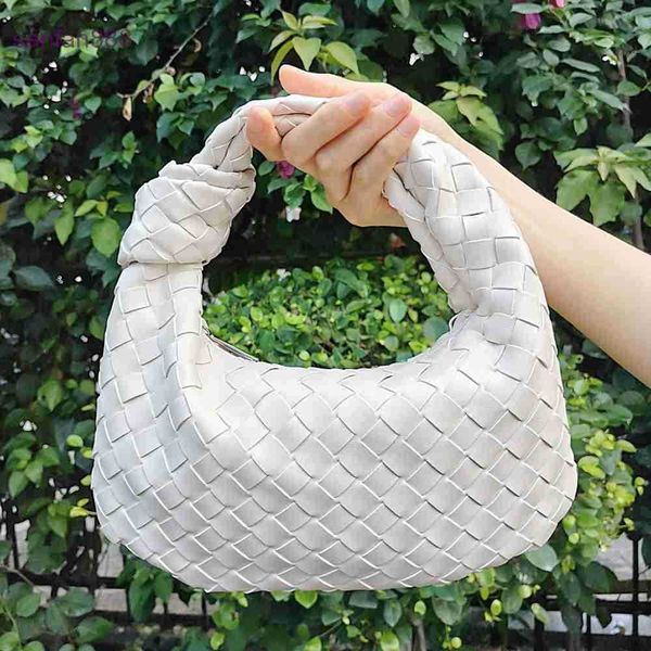 bottegas bag vene jodie woven bag cloud hand held knotted fashionable leather pattern soft underarm women's
bottegas bag vene jodie woven bag cloud hand held knotted fashionable leather pattern soft underarm women's