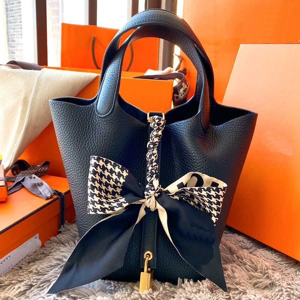 wholesale designer h ormes totes handbags 2023 new handmade honey wax line vegetable basket women's bag 18 versatile bucket tc lychee g
wholesale designer h ormes totes handbags 2023 new handmade honey wax line vegetable basket women's bag 18 versatile bucket tc lychee g