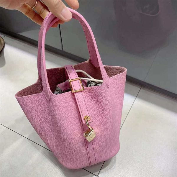 wholesale designer h ormes totes handbags 2023 new togo layer cowhide vegetable basket bag 14cm small handbag tide have logo
wholesale designer h ormes totes handbags 2023 new togo layer cowhide vegetable basket bag 14cm small handbag tide have logo