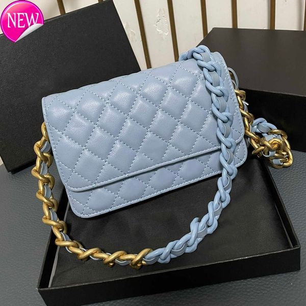 women's brand designers shoulder bags tote 2023 new textured sheepskin gold chain strap envelope fashion multi-functional cross-body ba
women's brand designers shoulder bags tote 2023 new textured sheepskin gold chain strap envelope fashion multi-functional cross-body ba