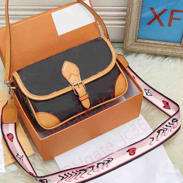 2023 new floral designer bags shoulder bag totes leather luxury old flower diane baguette handbag large-capacity strap classics embossed let
2023 new floral designer bags shoulder bag totes leather luxury old flower diane baguette handbag large-capacity strap classics embossed let