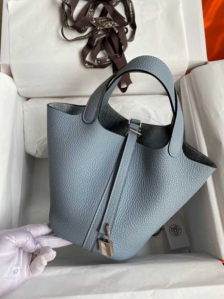 wholesale designer h ormes totes handbags purple layer cowhide leather vegetable basket handbag for womens highend and versatile bucket bag
wholesale designer h ormes totes handbags purple layer cowhide leather vegetable basket handbag for womens highend and versatile bucket bag