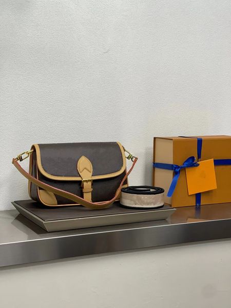 2023 luxury designer women's handbag leather elegant shoulder bag shopping crossbody bag size 26cm
2023 luxury designer women's handbag leather elegant shoulder bag shopping crossbody bag size 26cm