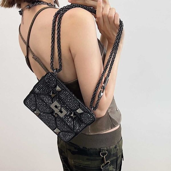full diamond valenti studed bag y3yi women's crystal tote bags versatile diamond lattice rivet handbag single shoulder crossbody design
full diamond valenti studed bag y3yi women's crystal tote bags versatile diamond lattice rivet handbag single shoulder crossbody design
