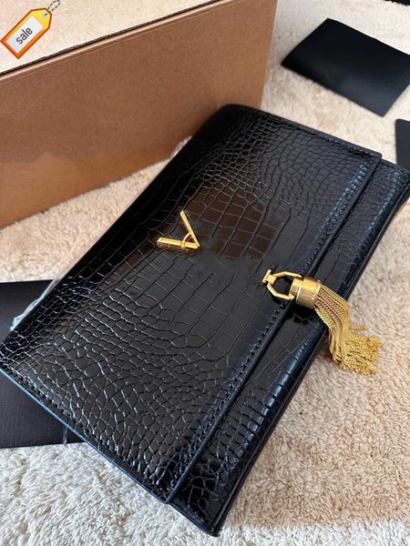 woman's brand designer bags envelope bags handbag shoulder crossbody bag tote fashion texture leather multifunctional portable saddle b
woman's brand designer bags envelope bags handbag shoulder crossbody bag tote fashion texture leather multifunctional portable saddle b