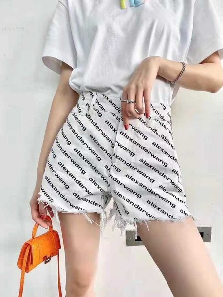 aw23 new lady wang chunxia new supermodel ming xi same denim shorts are cool and beautiful, White;black
aw23 new lady wang chunxia new supermodel ming xi same denim shorts are cool and beautiful, White;black