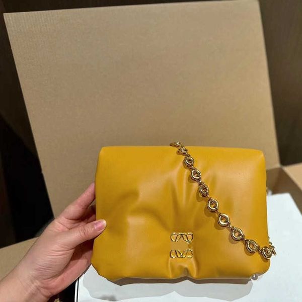 designer bag lowe brand shoulder handbag women's new donut chain bread leather wallet cowhide goose down large capacity commuter cover
designer bag lowe brand shoulder handbag women's new donut chain bread leather wallet cowhide goose down large capacity commuter cover