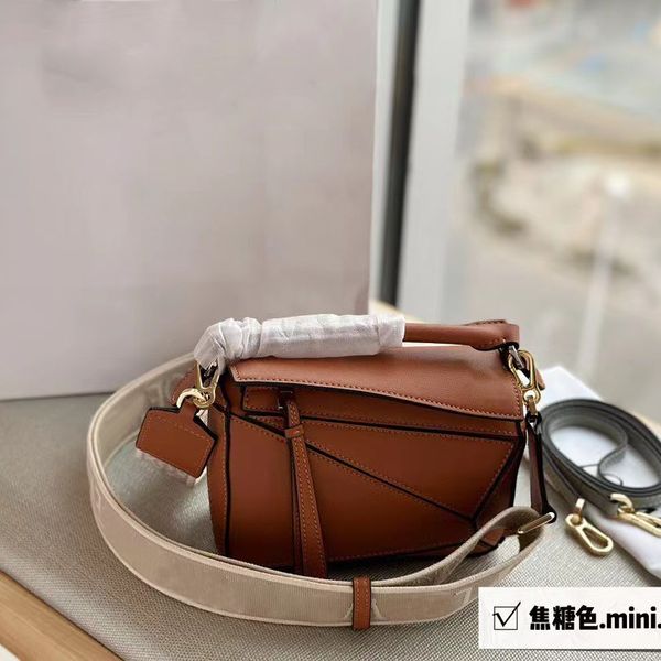 fashion designer bag luxury personality atmospheric geometry bag shoulder strap commuter tote
fashion designer bag luxury personality atmospheric geometry bag shoulder strap commuter tote