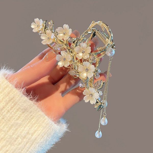 large hair claw clip uneven hairpins in punk style silver barrettes women's vintage jaw clips hair barrettes, Golden;silver
large hair claw clip uneven hairpins in punk style silver barrettes women's vintage jaw clips hair barrettes, Golden;silver