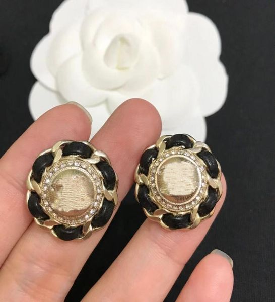 fashion earring crystal ear stud charm girl earrings simple size for lady new design jewelry supply9873368, Golden;silver
fashion earring crystal ear stud charm girl earrings simple size for lady new design jewelry supply9873368, Golden;silver