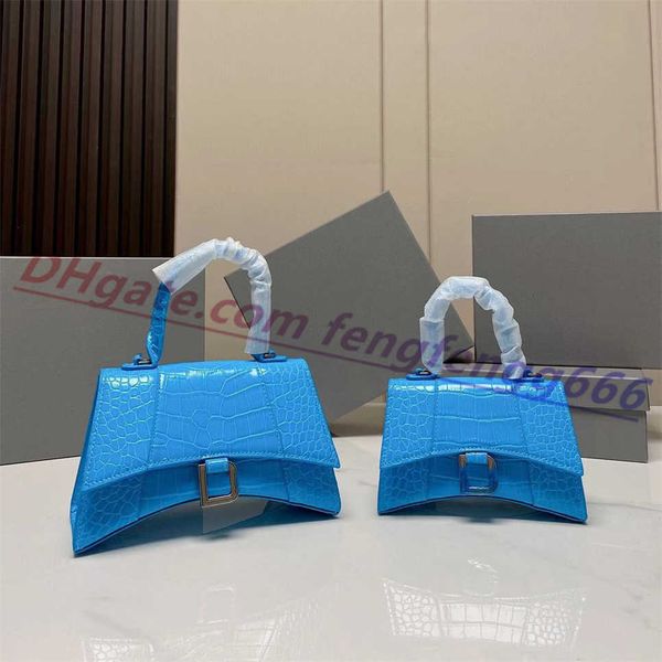 5a handbag designer wallet shoulder cross bag wallet handbag half moon tramp buckle mini pure crocodile single handle handbag women's l
5a handbag designer wallet shoulder cross bag wallet handbag half moon tramp buckle mini pure crocodile single handle handbag women's l