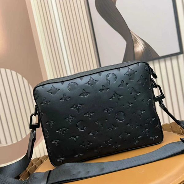new designer men's versatile classic embossed pu triple-piece shoulder crossbody bag high quality
new designer men's versatile classic embossed pu triple-piece shoulder crossbody bag high quality